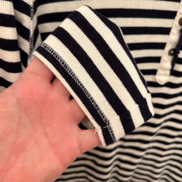 ✨ 2/$30 ✨ Navy & White Striped Tommy Hilfiger Top with Ruffle trim in size L - Picture 6 of 8